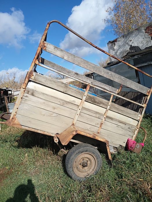 Продам прицеп коневозку с документами