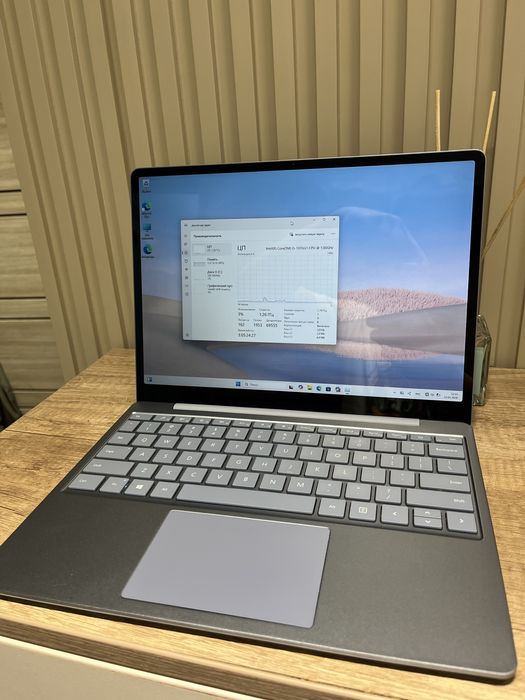 Surface laptop GO i5 10gen 8gb 128 ssd 10 дюймовый