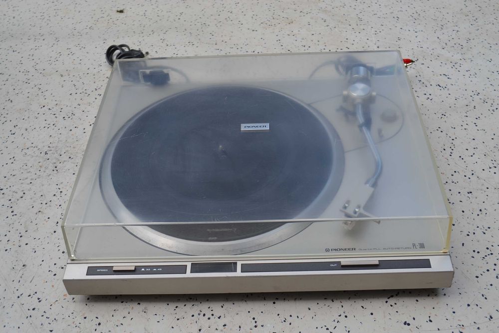 Pick up Pioneer PL 300