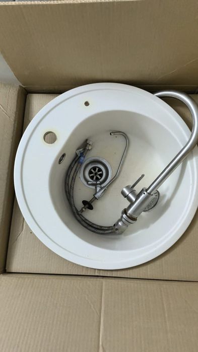 Мойка искусственный камень, смесители.