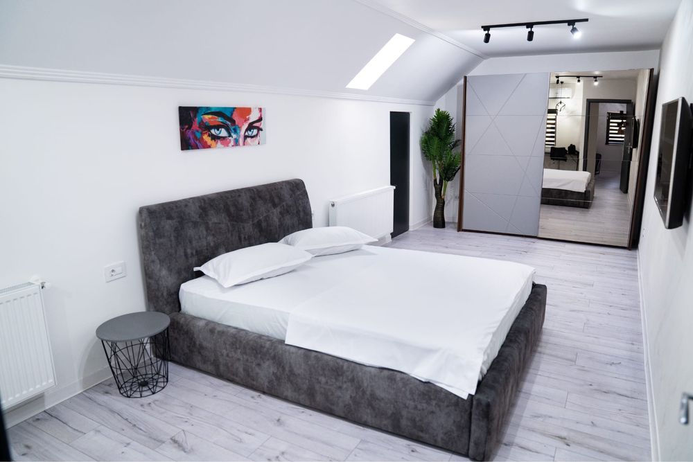 inchiriez penthouse nou ultramodern central!!