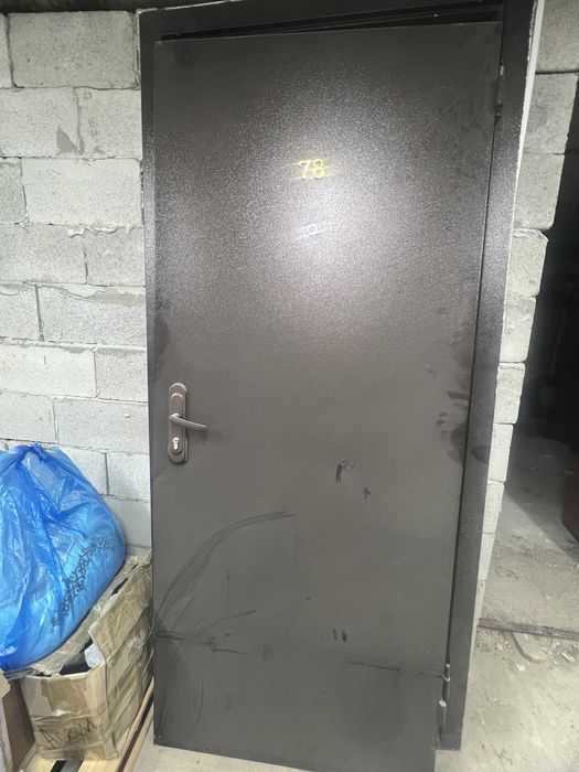 Продам двери наружные