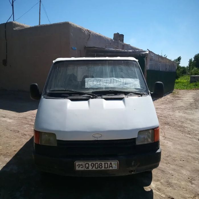 Ford Transit 1990 - yil