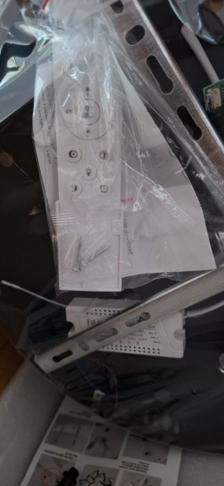 Aplica lustra candelabru led petale flori telecomanda 95W nou