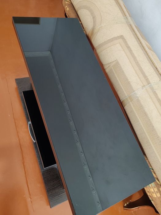 Полка под телевизор