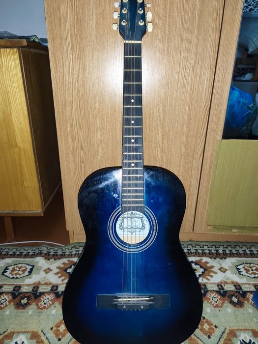 Гитара акустическая