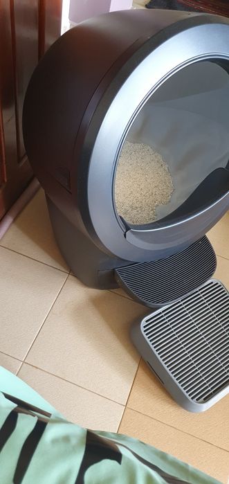 Котешка тоалетна