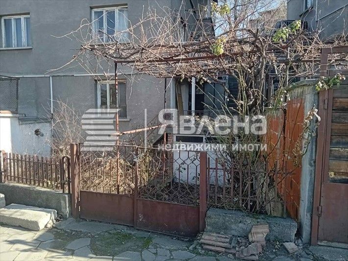 Продава се Етаж от къща в Благоевград, Широк център - 100 кв.м за 850 €/кв.м - Снимка #1