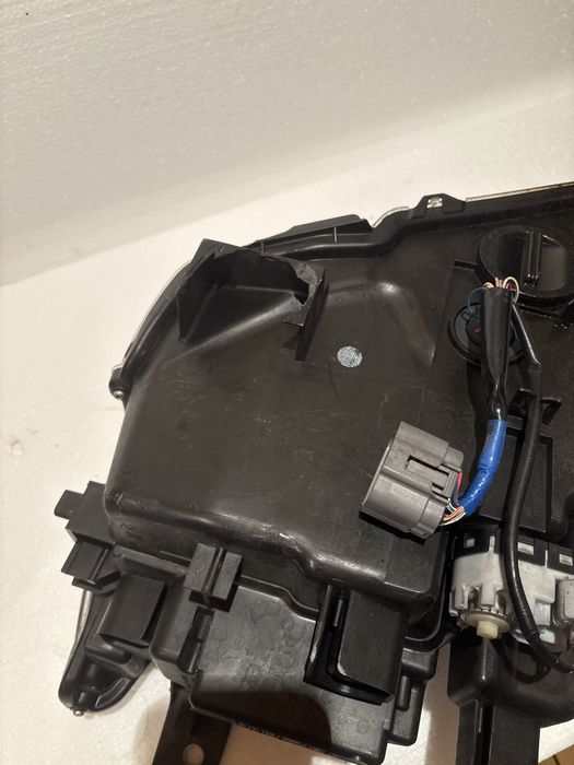 Десен фар Mazda CX-3   D10E-51030