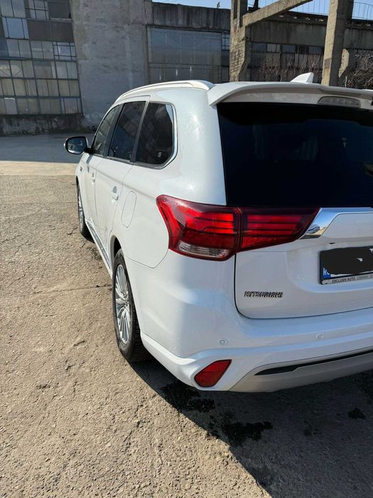 Mithubishi Outlander PHEV