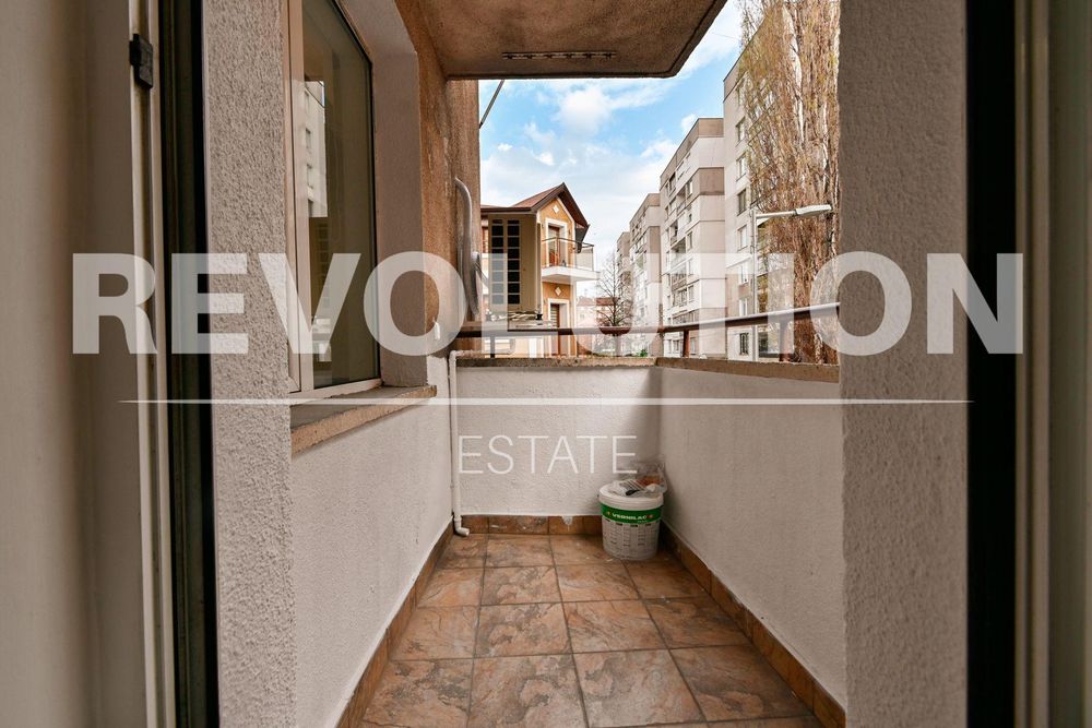 Дава се под наем Тристаен апартамент в София, Център - 120 кв.м за 897.6 € - Снимка #11