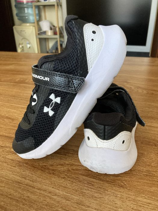 Оригинални детски маратонки Under Armour