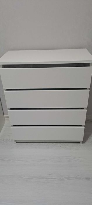 Продаётся комод с выдвижными ящиками