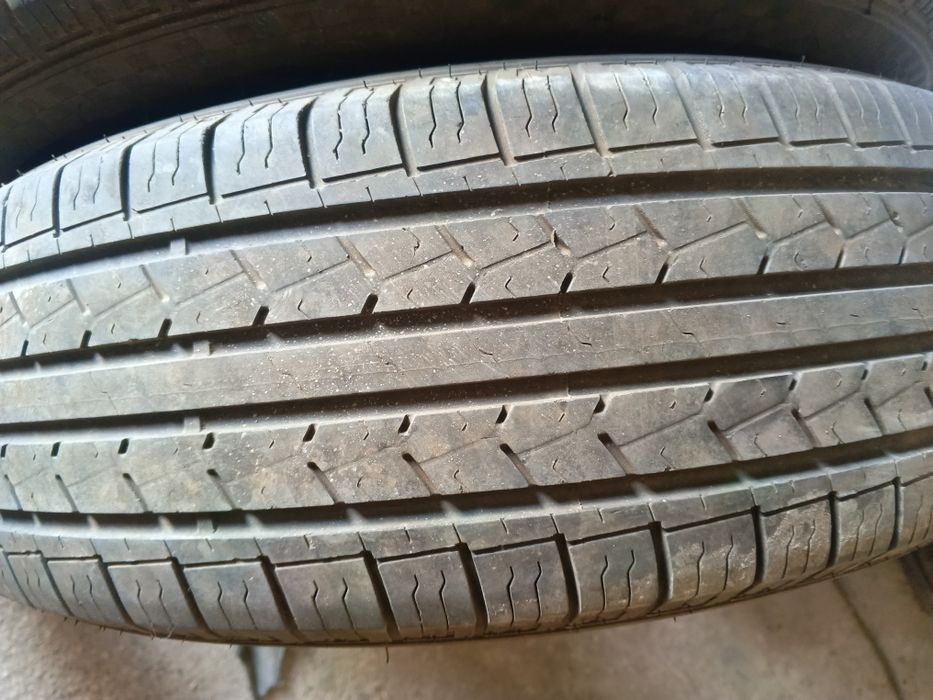 Продам пару 215/70/16