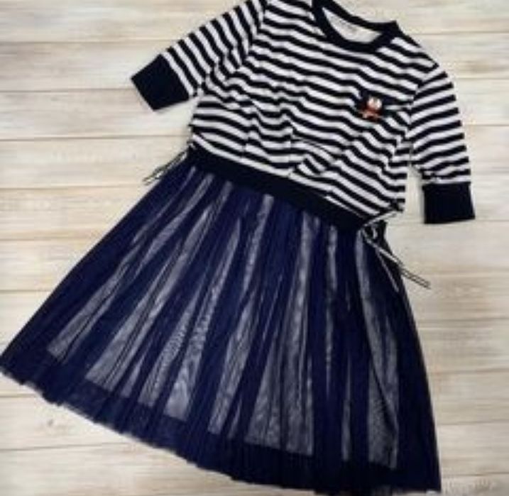 Продаю платье на девочку 8-10лет