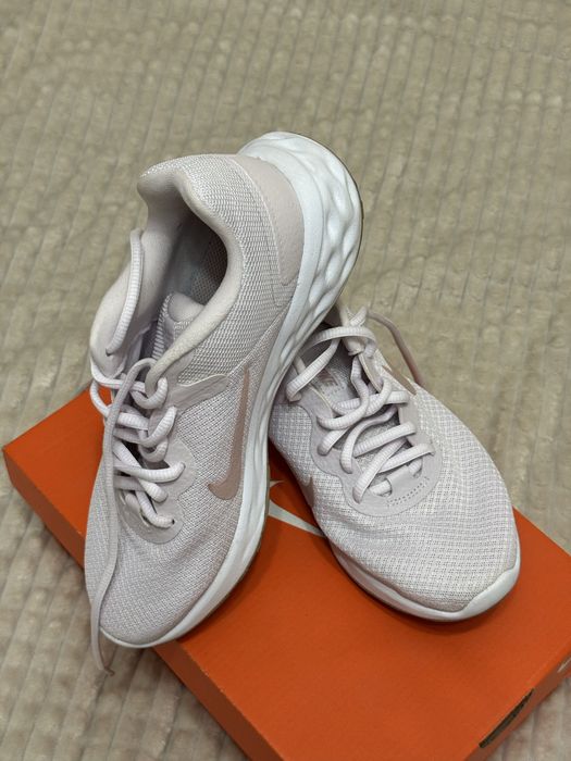 Оригинални Nike маратонки