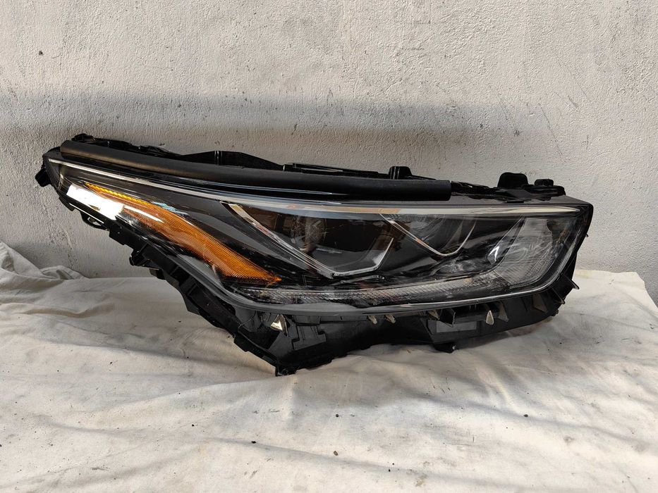Оригинален фар Тойота  Toyota Highlander Led