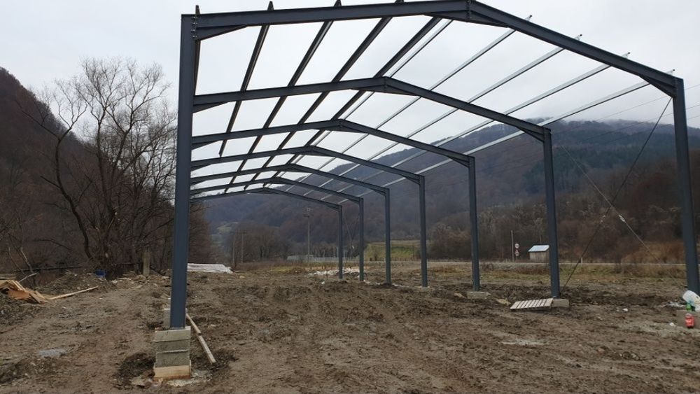 Vând structură metalică 10×20×4h