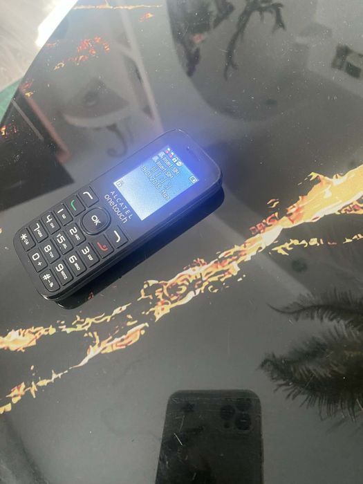 Vând telefon Alcatel