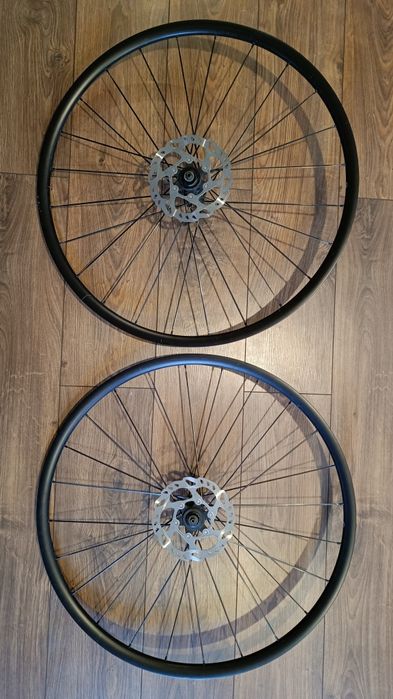 Set roti DT Swiss R24 Spline - disc