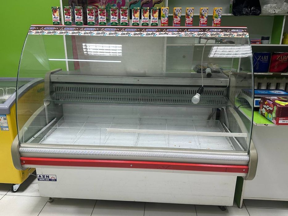 Продается витрина холодильник