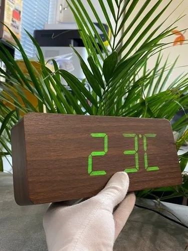 Настольная электронный часы