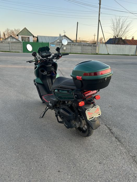 Танк мопед Bennali 180куб