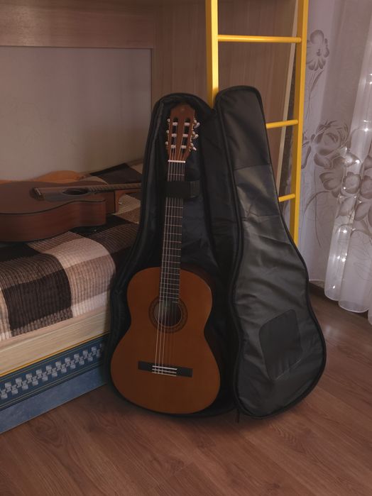 Гитара Yamaha C40, с чехлом
