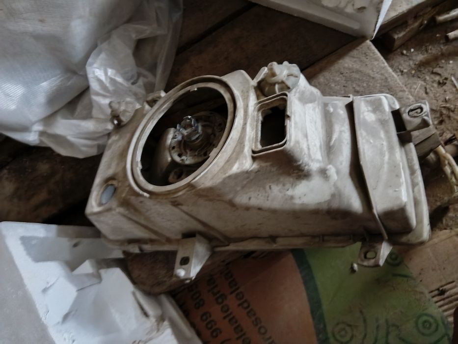 Фары на VW Vento