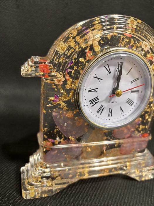 Винтидж часовник от епоксидна смола