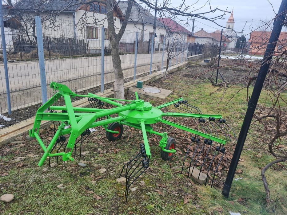 Greblă pentru adunat CLAAS