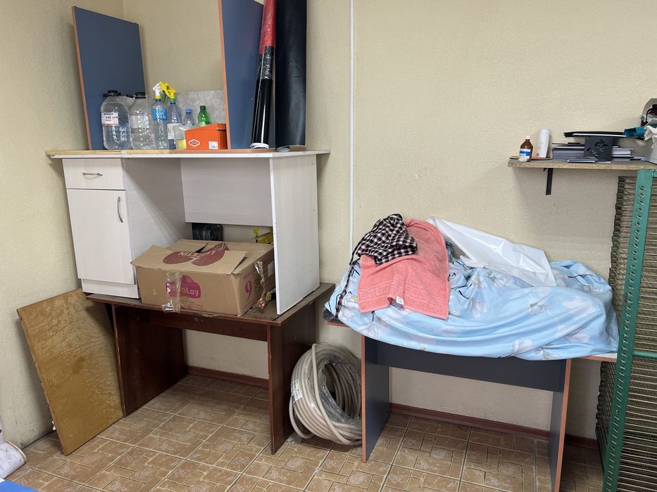 Стол 4 штуки разные