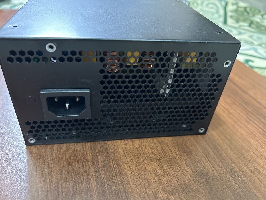 Блок питания HuntKey 650 Ватт