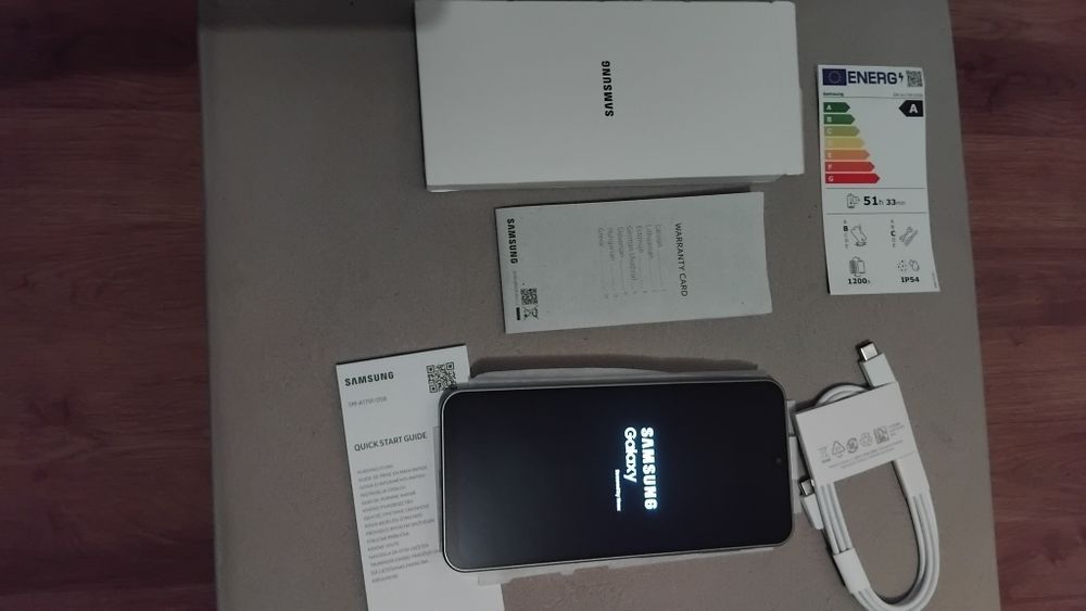 Продавам Нов Samsung A17
