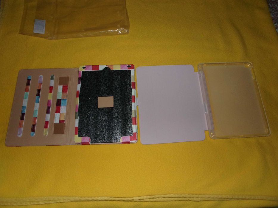 Huse IPAD tablete noi sigilate