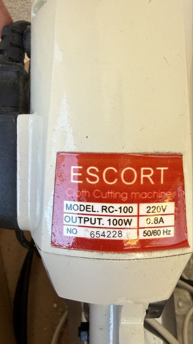 ESCORT RC-100 profesională – mașină de croit/tăiat materiale textile, 220V