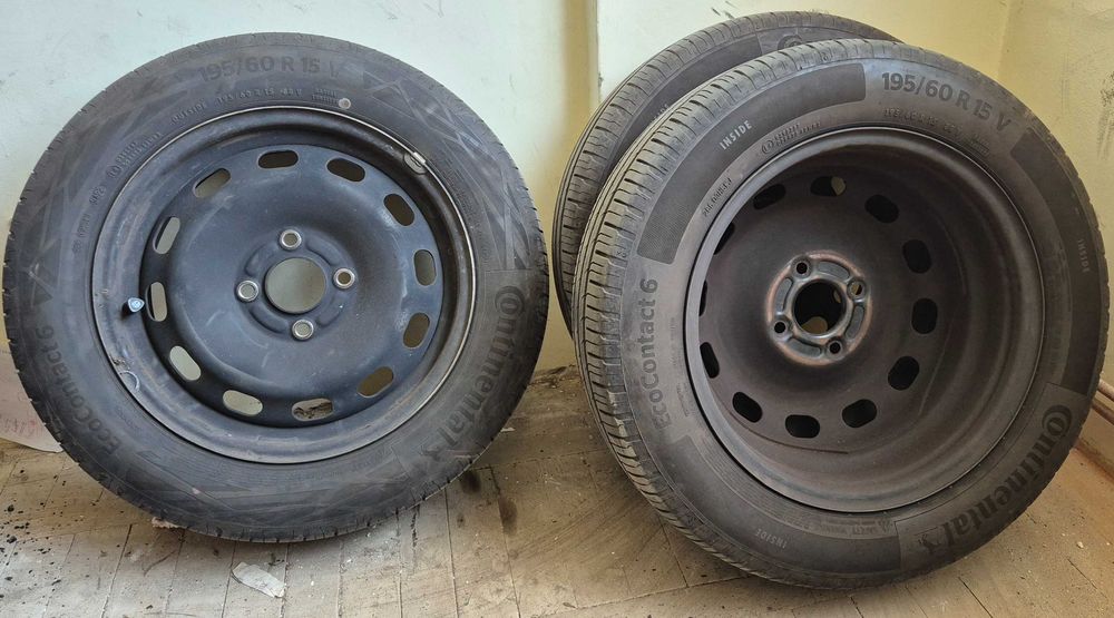 Cauciucuri VARA-Continental - 195/60/ R15 - 88V -rulate un sezon-(roti complete Ford Focus ,Fiesta,etc)