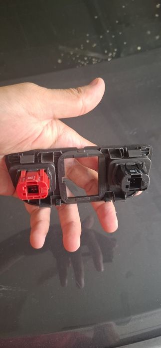 Продам кнопку обогрева сидении от ONIX от задних сидении оригинал