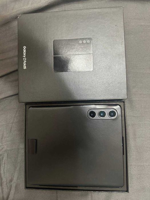Samsung Galaxy Z Fold 5