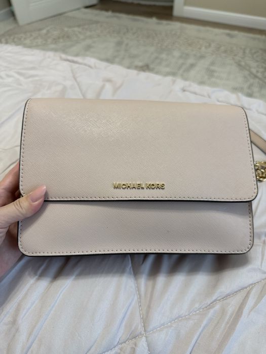 Продам сумочки Michael Kors