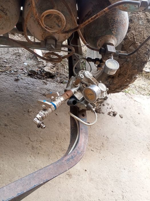 Metan balon sotiladi 10 tali katta balon