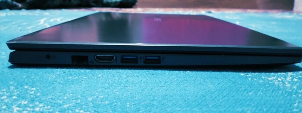 Acer noutbuk ideal holatda