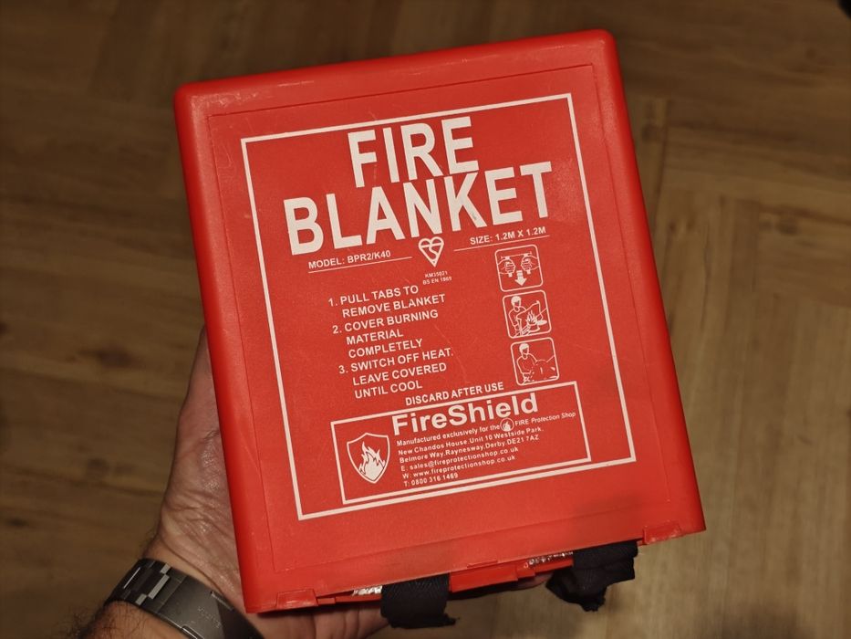 2бр. противопожарни одеяла
