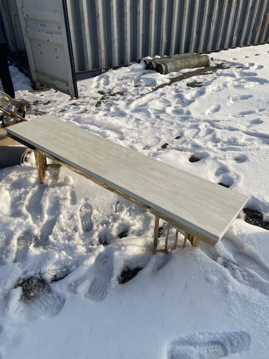 Продаю холодильник, стуля, морозильник, под телевизор, ковры есть