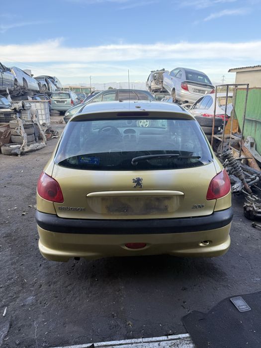 Пежо 206 1.4 бензин 75hp на части. Pejo 206 1.4i na chasti