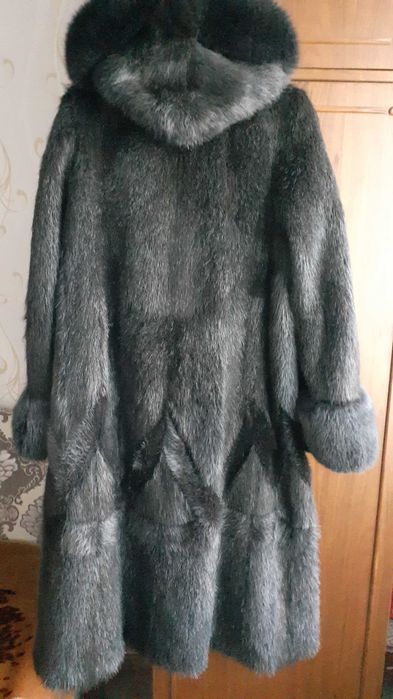 Продам натуральную шубу