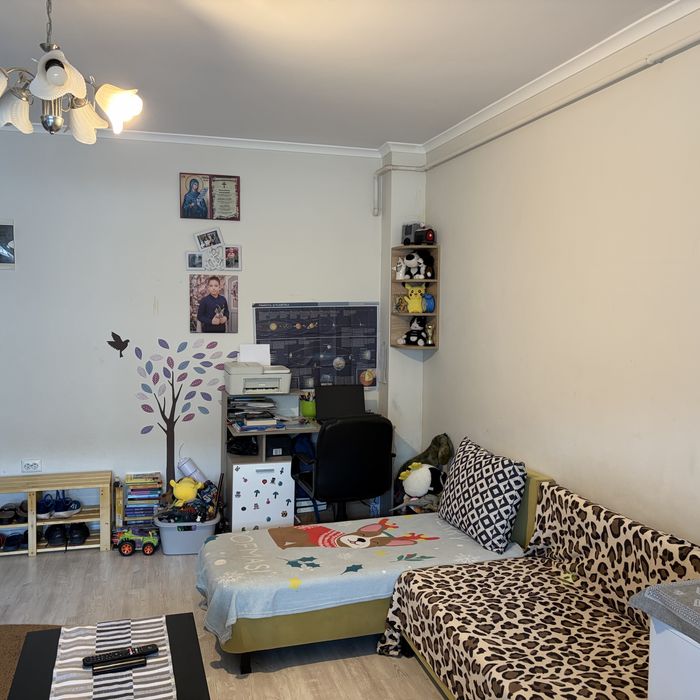 Apartament cu 2 camere de vanzare.