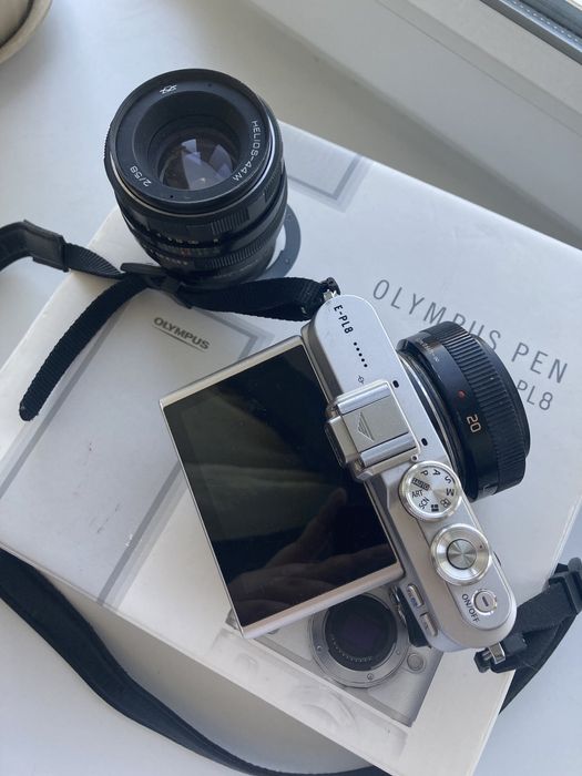 Продам Olympus с двумя объективами