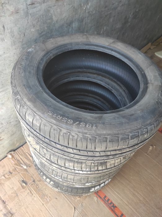 Продам комплект резины