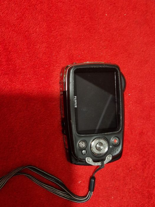 Aparat foto Fujifilm fără accesorii, doar baterie